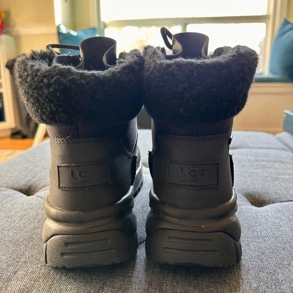 UGG Yose Fluff V2 Waterproof Snow Boots Women’s 7 Black❄️❄️❄️ - Picture 9 of 11